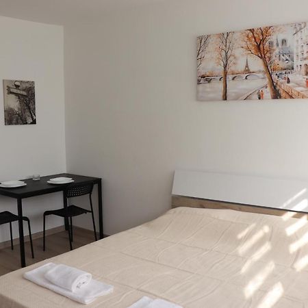 Apartman Lena Banovo Brdo Apartment เบลเกรด ภายนอก รูปภาพ