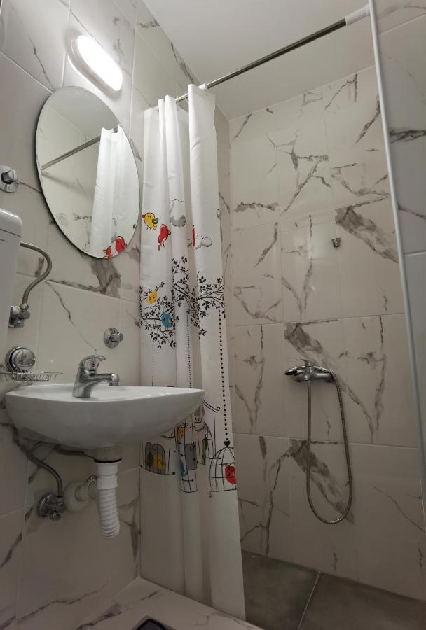 Apartman Lena Banovo Brdo Apartment เบลเกรด ภายนอก รูปภาพ