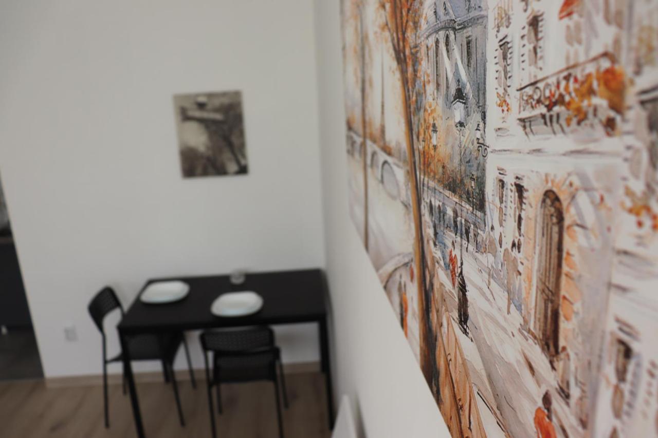 Apartman Lena Banovo Brdo Apartment เบลเกรด ภายนอก รูปภาพ