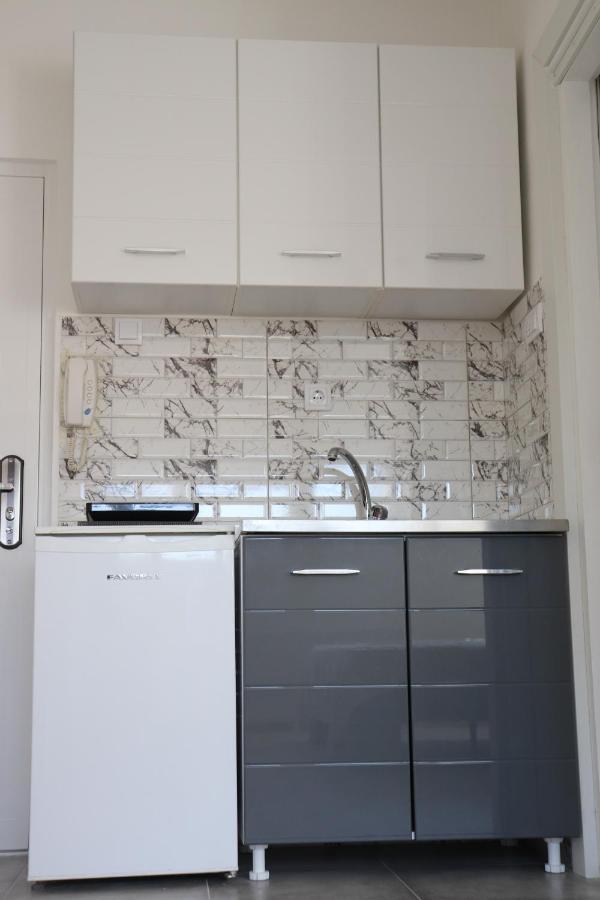 Apartman Lena Banovo Brdo Apartment เบลเกรด ภายนอก รูปภาพ