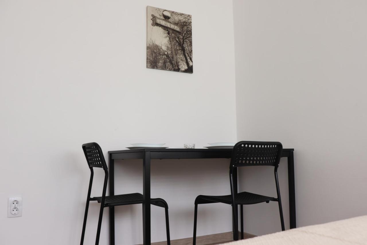 Apartman Lena Banovo Brdo Apartment เบลเกรด ภายนอก รูปภาพ